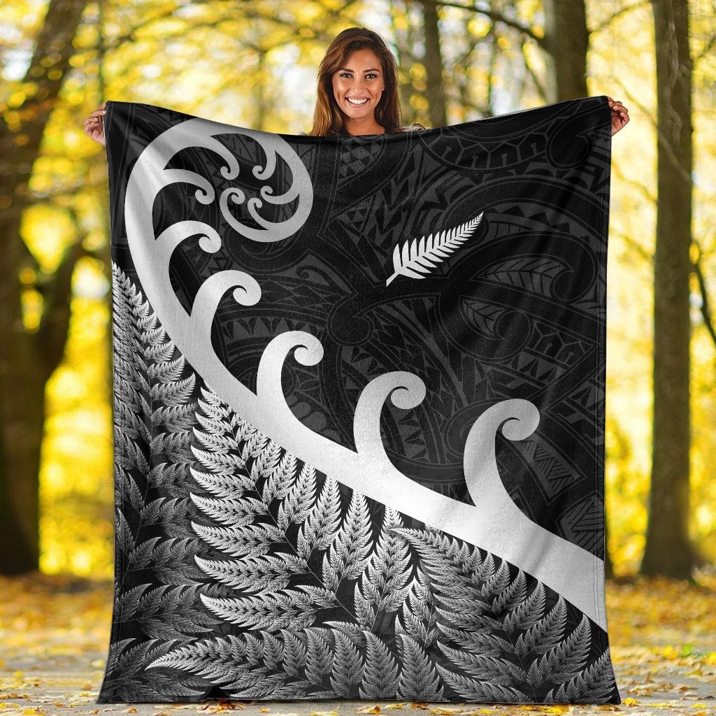 new-zealand-rugby-maori-premium-blanket-silver-fern-koru-vibes-black