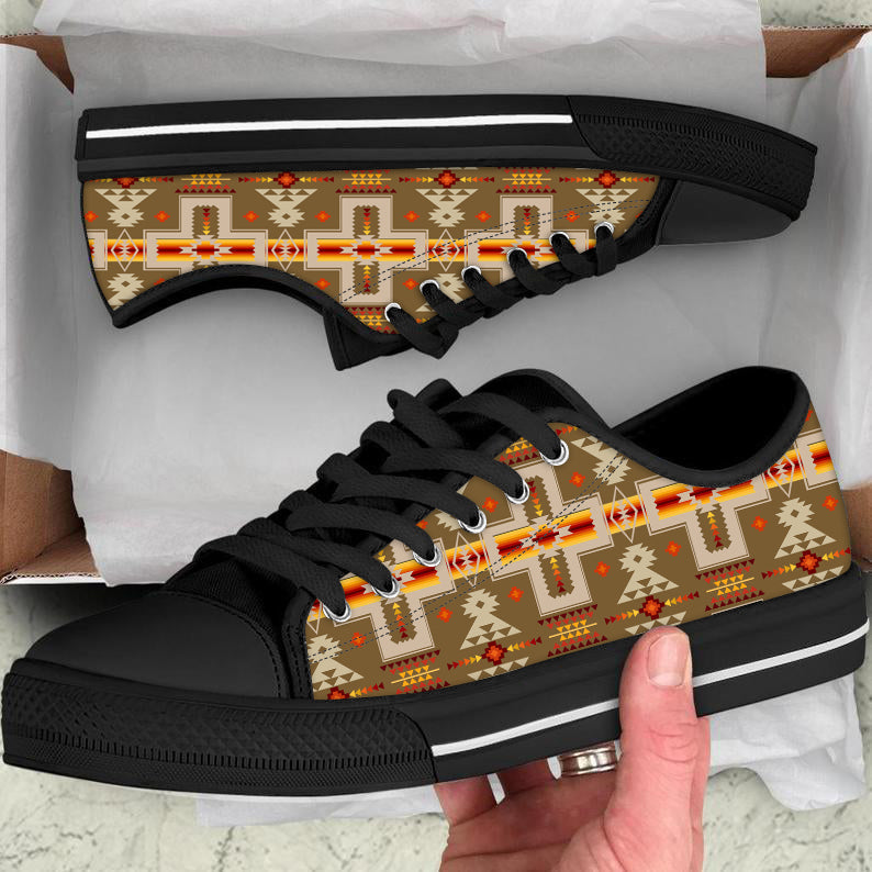 light-brown-tribe-design-native-american-low-top-canvas-shoes