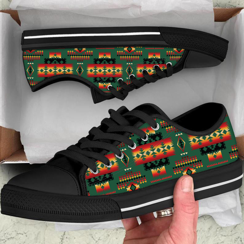 tribes-pattern-native-american-low-top-canvas-shoes
