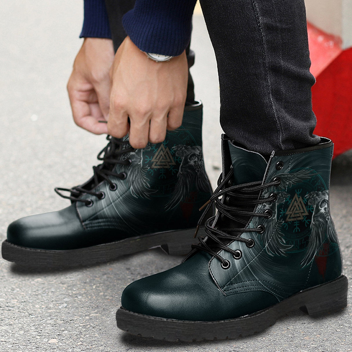 viking-leather-boots-ravens-skull-tattoo-9