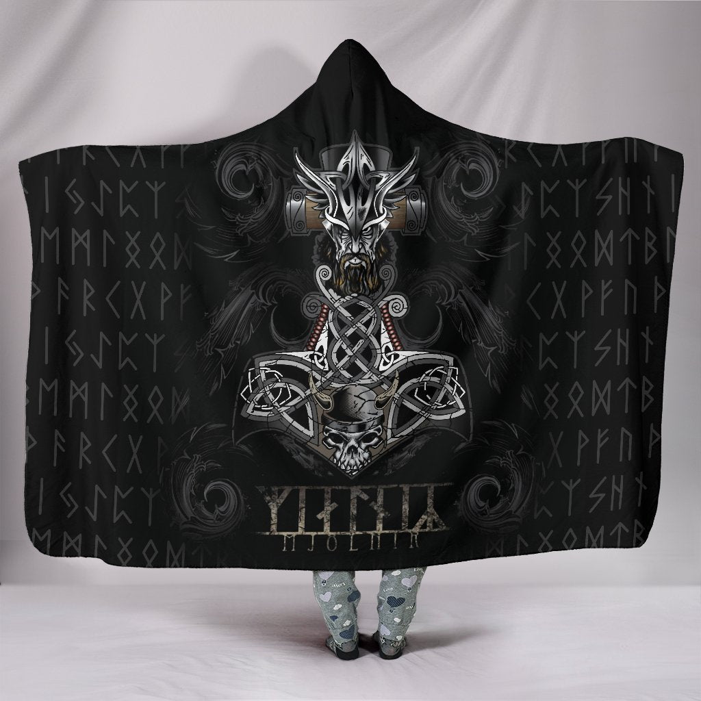 viking-hooded-blanket-mjolnir