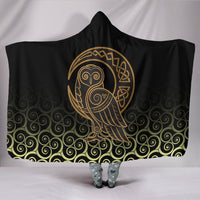 viking-hooded-blanket-owl-celtic-on-triskels-background