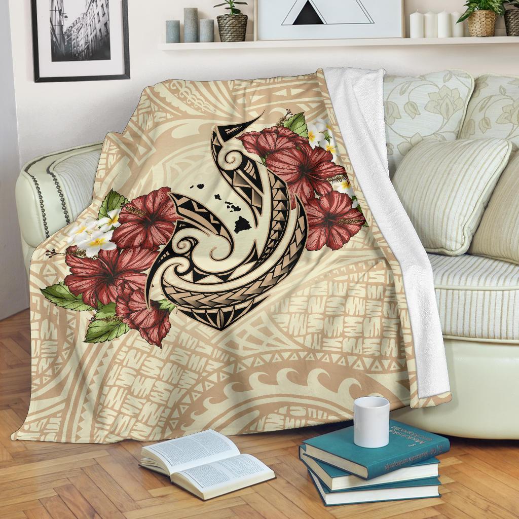 hawaii-fish-hook-hibiscus-plumeria-polynesian-premium-blanket