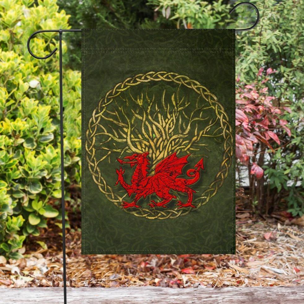 wales-celtic-flag-welsh-dragon-with-celtic-tree
