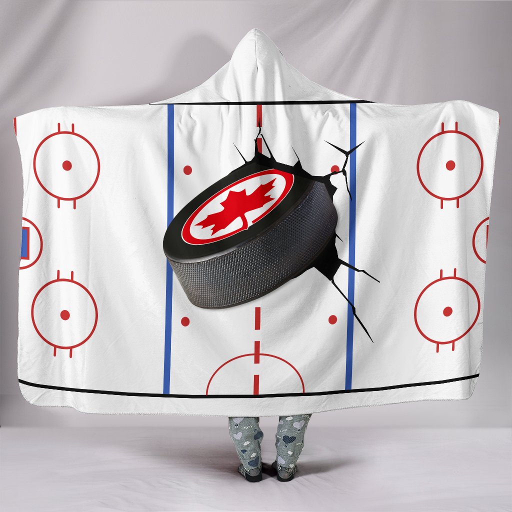 canada-hooded-blanket-hockey-rink-and-puck