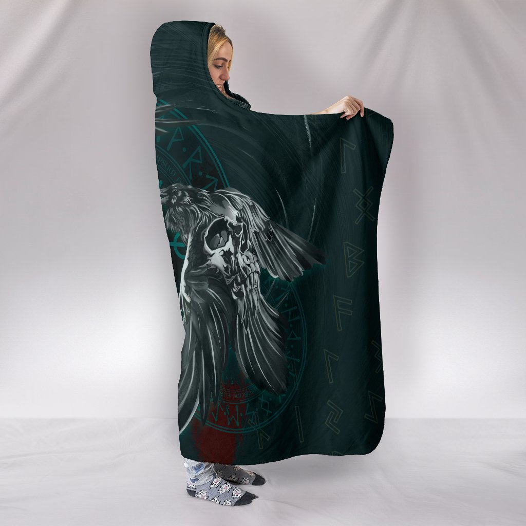 viking-hooded-blanket-ravens-skull-tattoo-9
