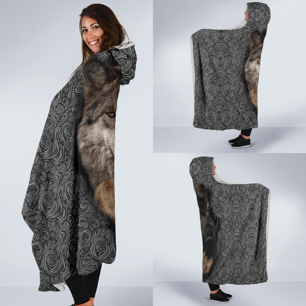 gray-wolf-escape-native-american-hooded-blanket