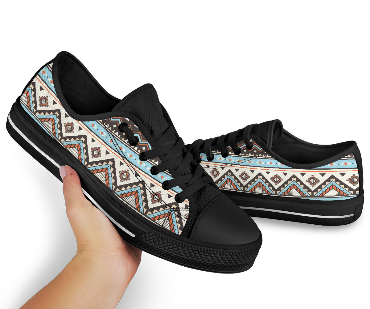 tribal-striped-seamless-pattern-low-top-canvas-shoes