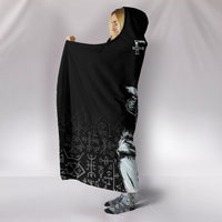 viking-hooded-blanket-floki