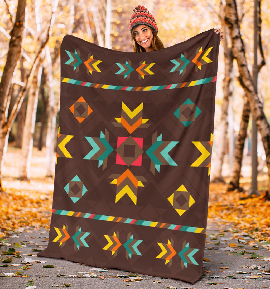 brown-ethnic-seamless-pattern-blanket