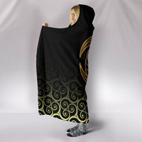 viking-hooded-blanket-owl-celtic-on-triskels-background