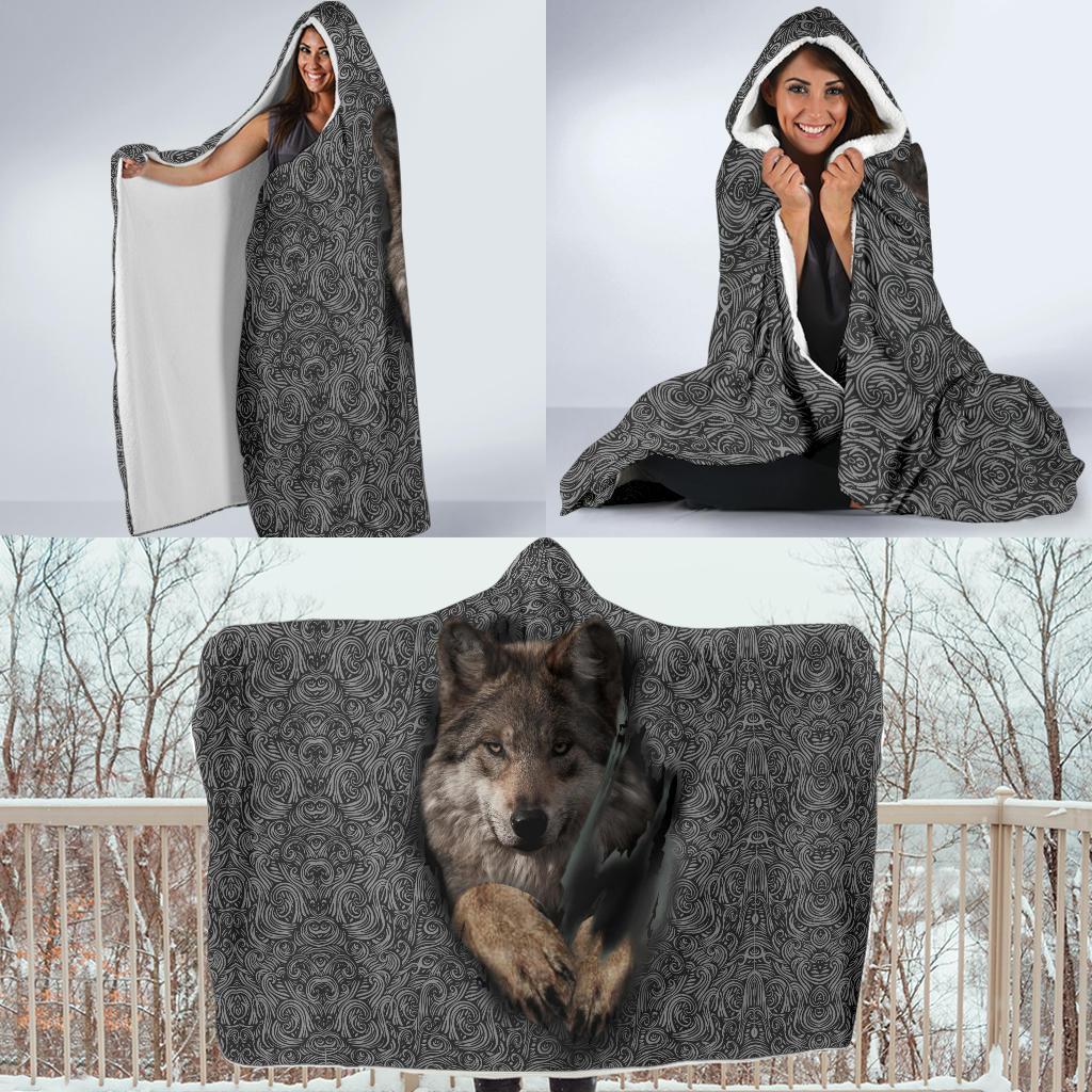 gray-wolf-escape-native-american-hooded-blanket