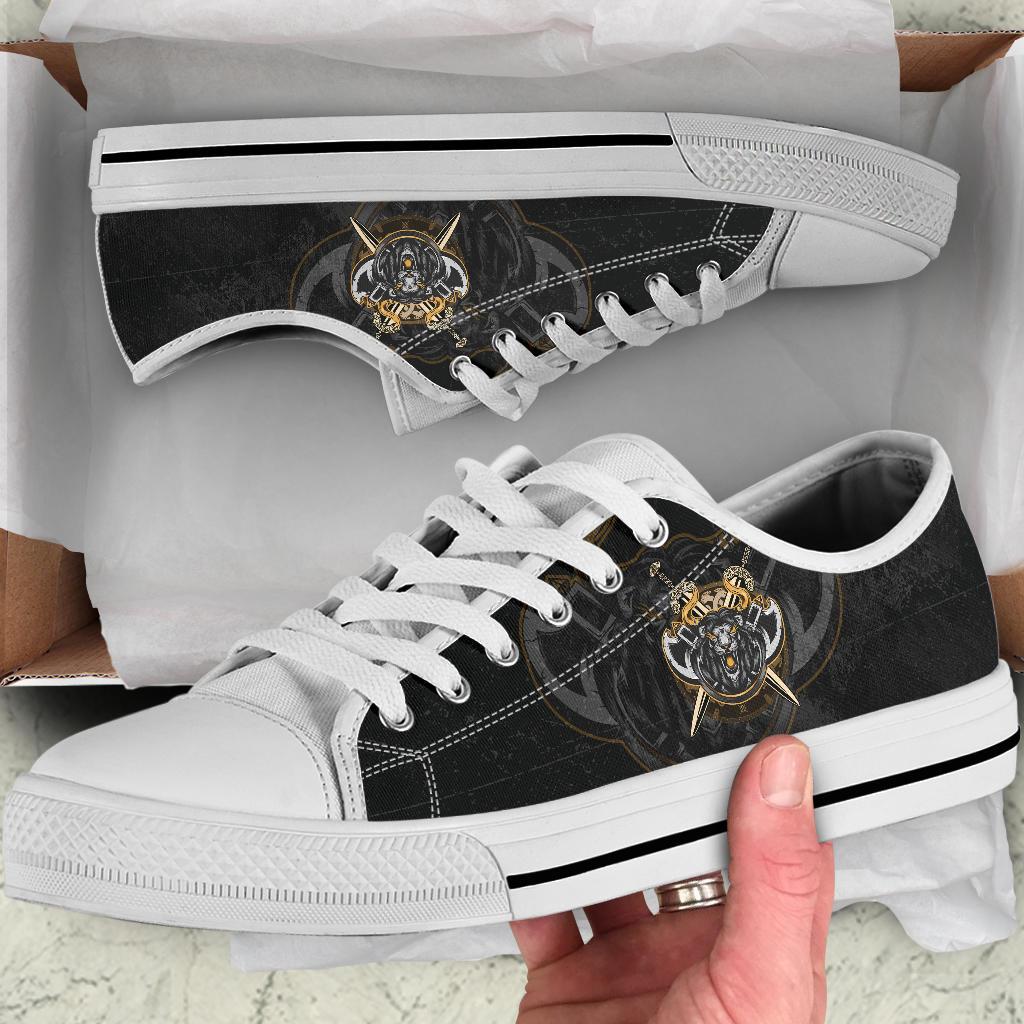 viking-low-top-shoes-lion