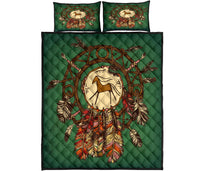 Green horse dreamcatcher quilt with two matching pillows, multicolor feather accents