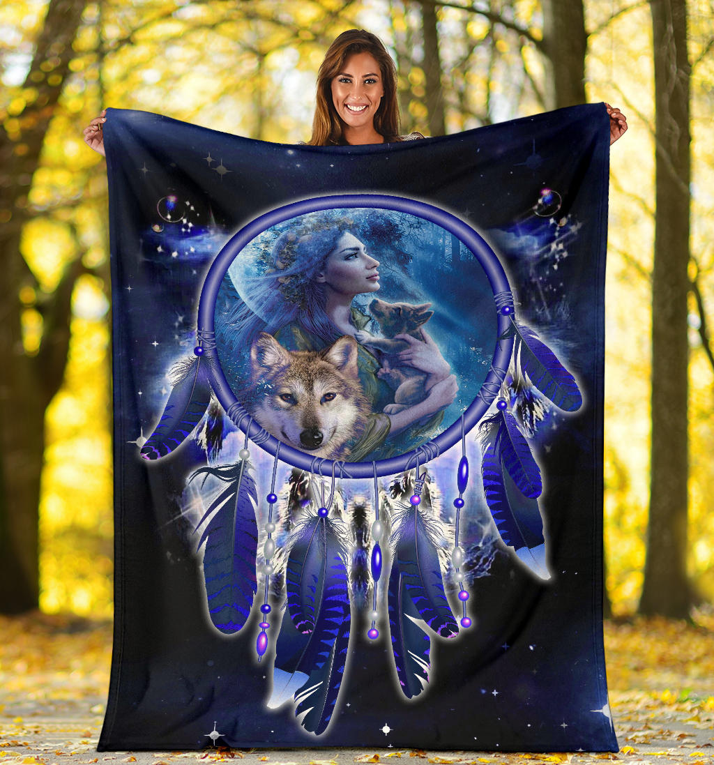 girl-and-wolves-dream-catcher-blanket