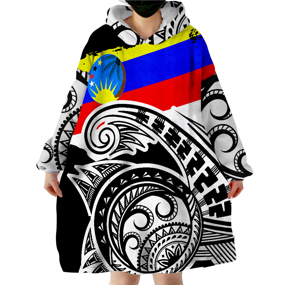 Pohnpei Pingelap Flag With Round Black White Pattern Wearable Blanket Hoodie - Wonder Print Shop