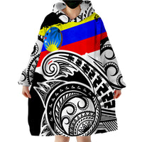 Pohnpei Pingelap Flag With Round Black White Pattern Wearable Blanket Hoodie - Wonder Print Shop